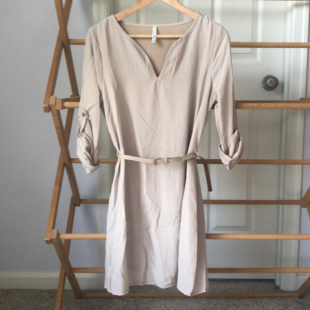 BRAND NEW 3/4 sleeve dress with belt